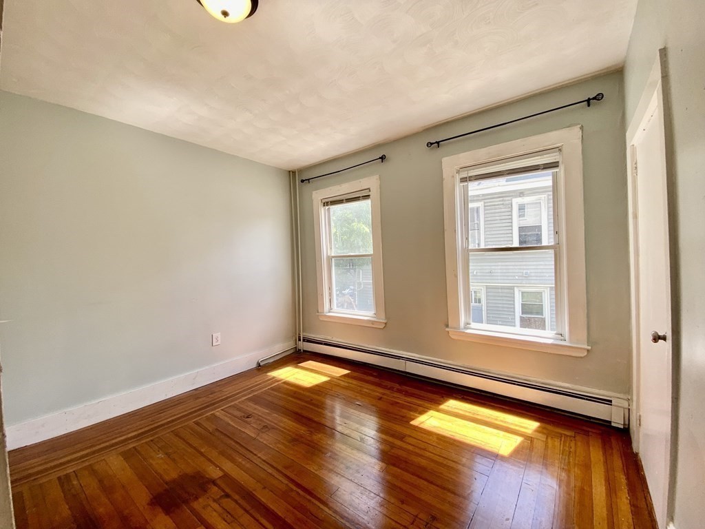 3 bed, 1 bath apartment for rent at 132 Hyde Park Ave Unit 1, Jamaica Plain — photo 6 of 17
