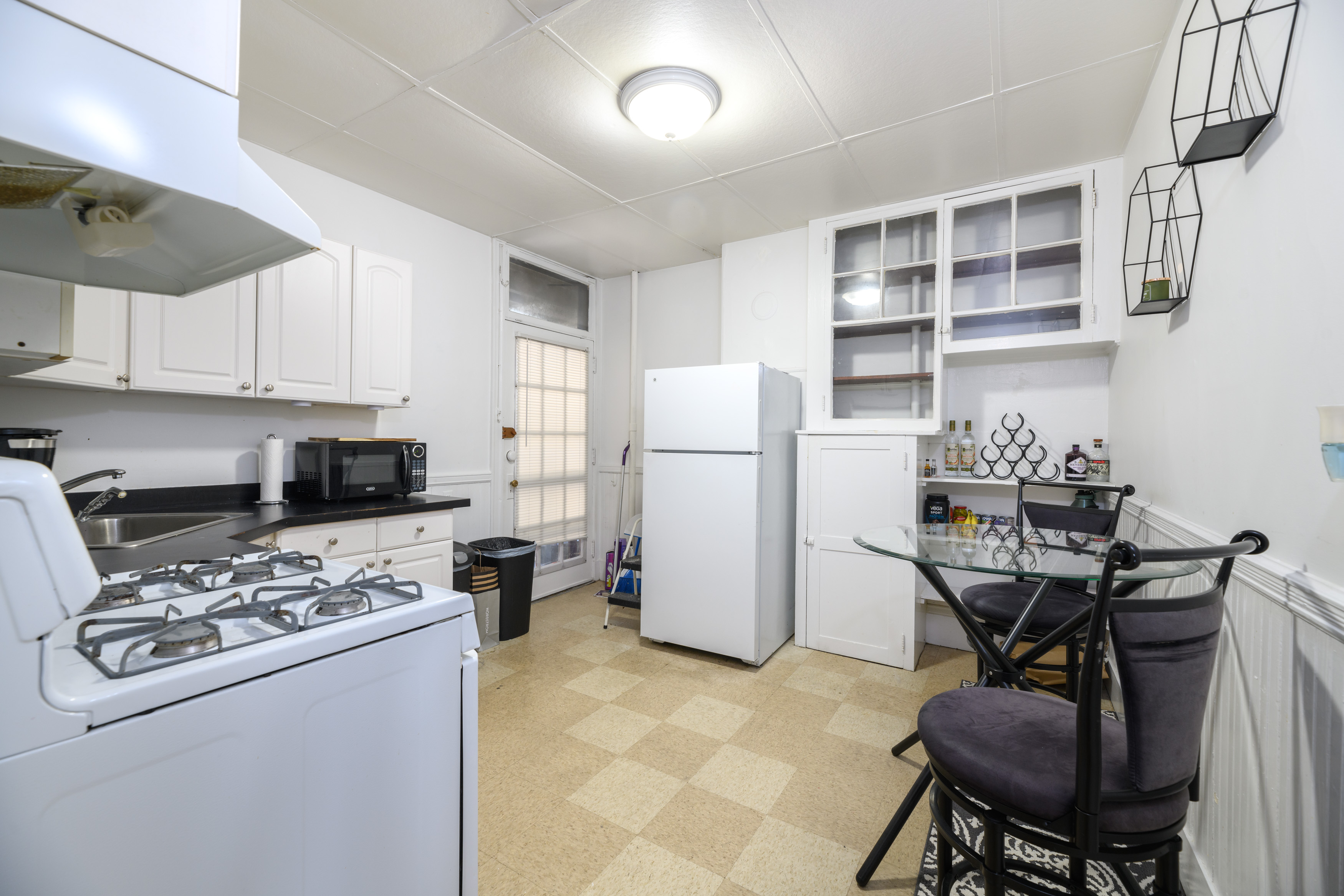 1 bed, 1 bath apartment for rent at 2 Pleasant Ave Unit 2, Ball Square — photo 9 of 10