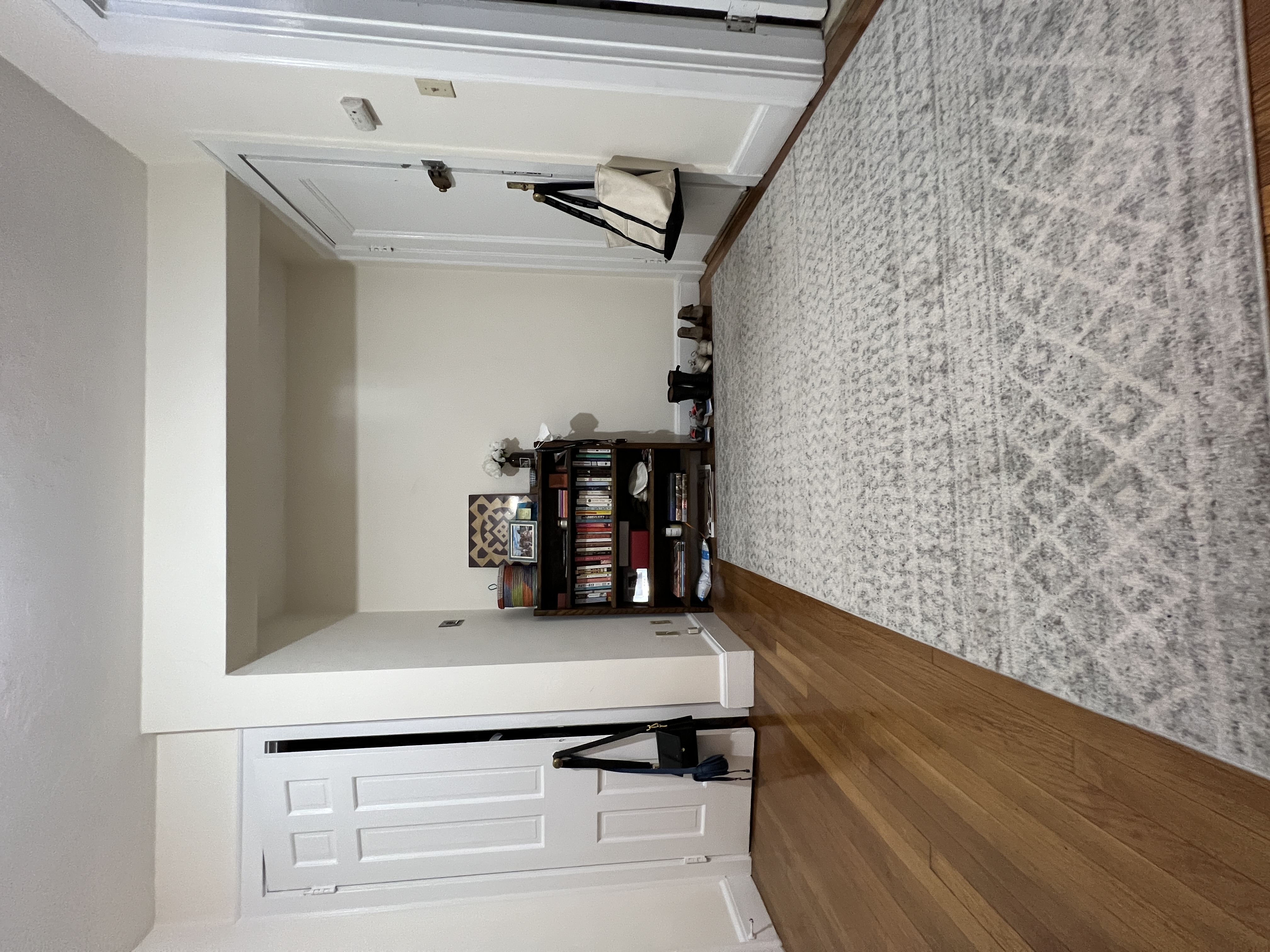 Studio bed, 1 bath apartment for rent at 39 Lee St Unit 1, Mid Cambridge — photo 3 of 5