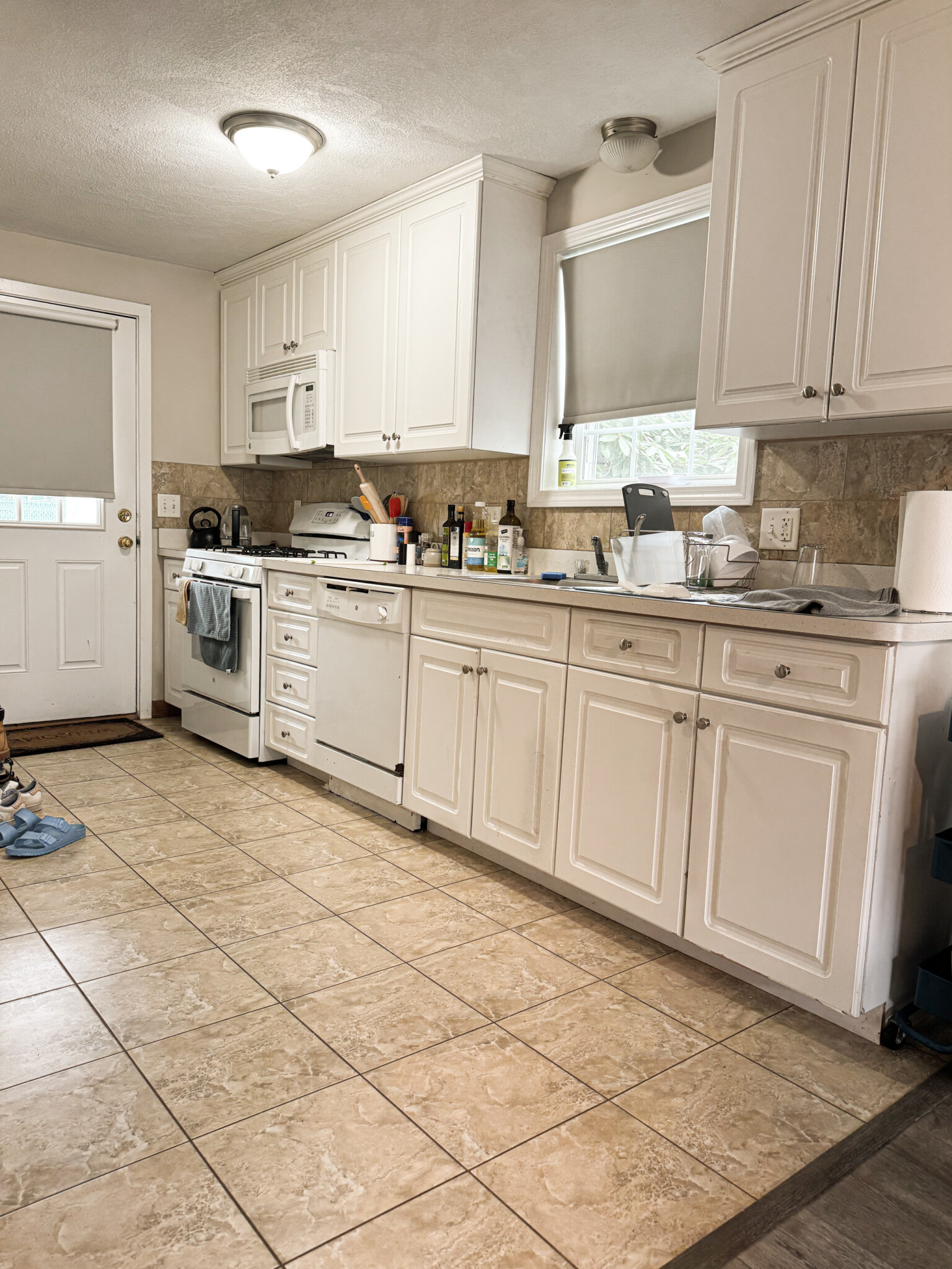3 bed, 1 bath apartment for rent at 17 Adamson St Unit 3, Lower Allston — photo 2 of 6