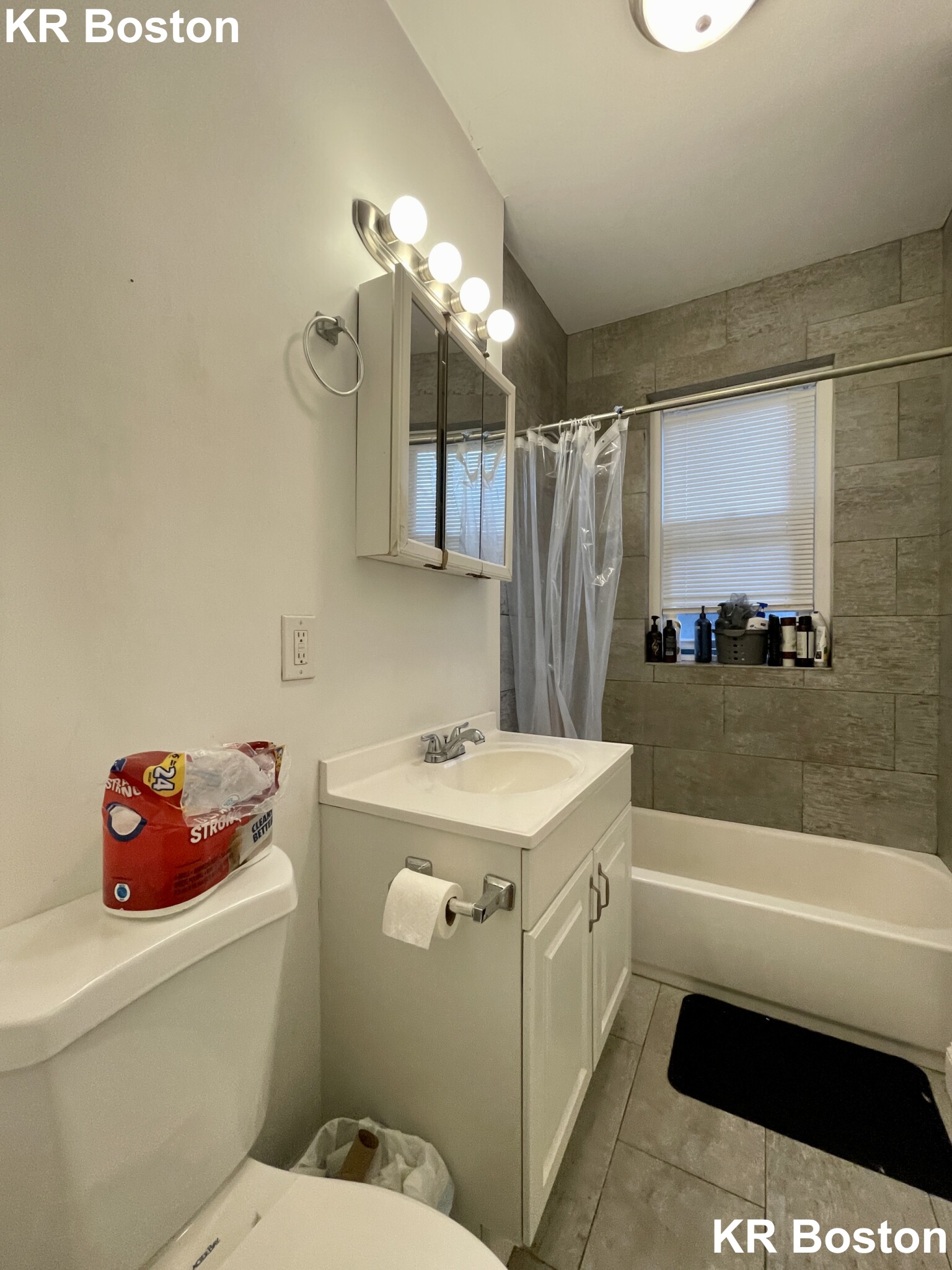 4 bed, 1 bath apartment for rent at 1325 Commonwealth Ave, Unit 22, Allston — photo 3 of 3