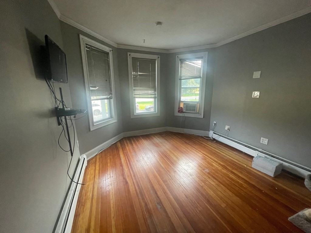 3 bed, 1.5 bath apartment for rent at 1326 Columbia Rd Unit 2, South Boston — photo 5 of 10