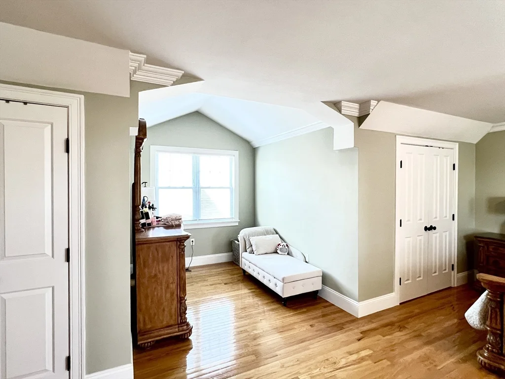 75 Brackett St, Quincy