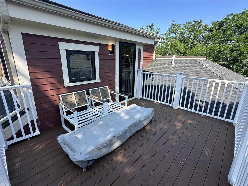 47 Wallace St, Tufts