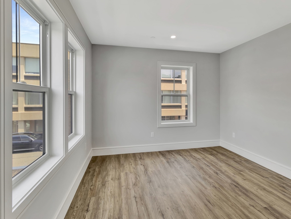 1000 Washington St, Dedham