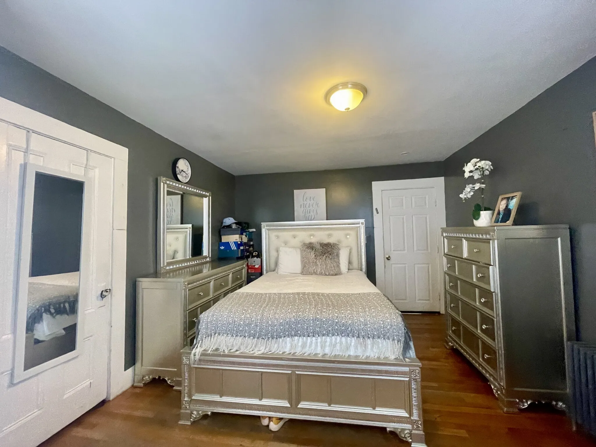 692 Moody St, South Side