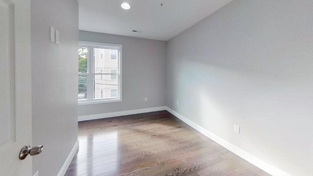 15 Leedsville, Dorchester