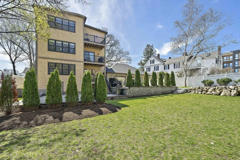 144 Linden St, Wellesley