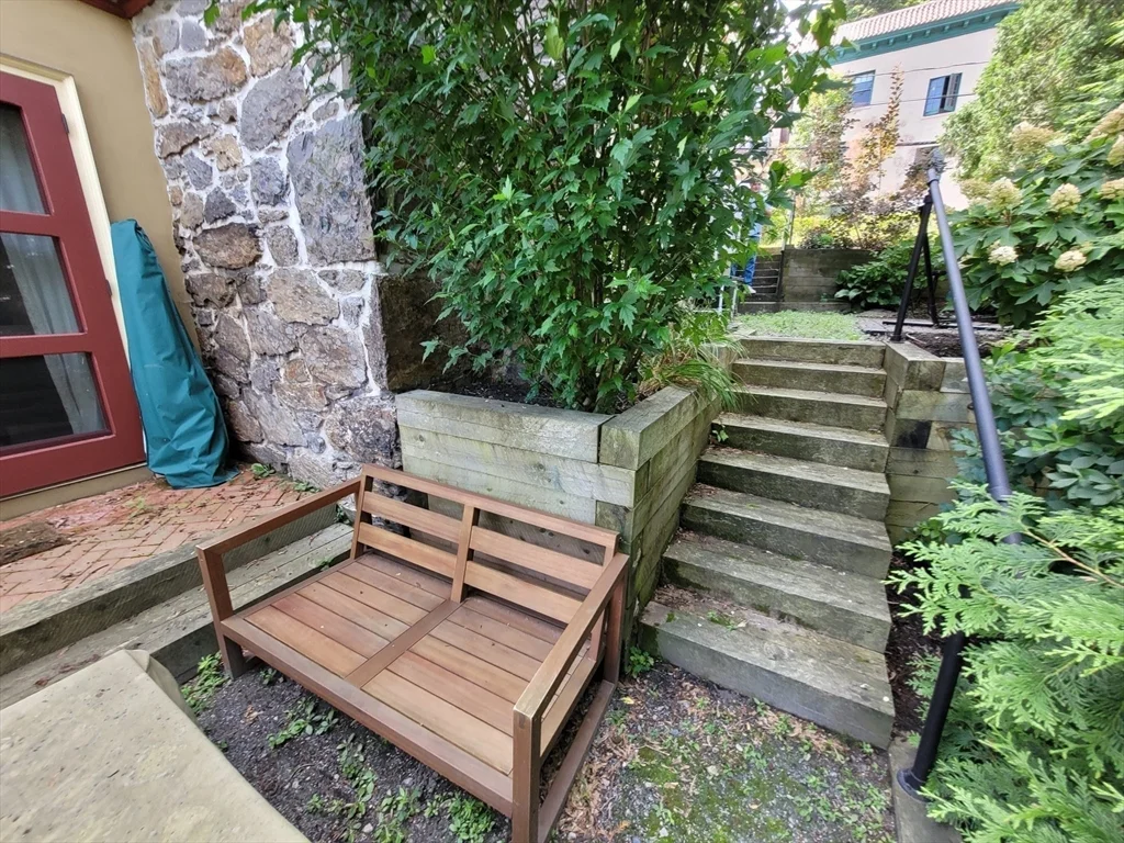 165 Winthrop Rd, Beaconsfield