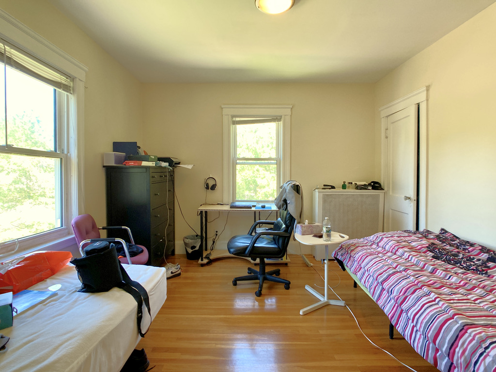 129 Oxford Rd, Newton Centre