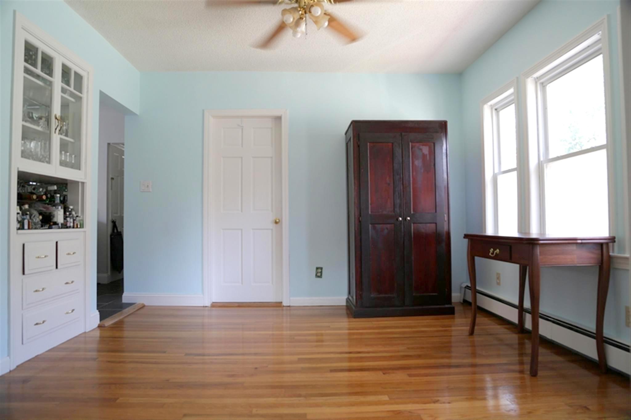 2.5 bed, 1 bath apartment for rent at 97 Boston Ave Unit 97, Davis Square — photo 5 of 11