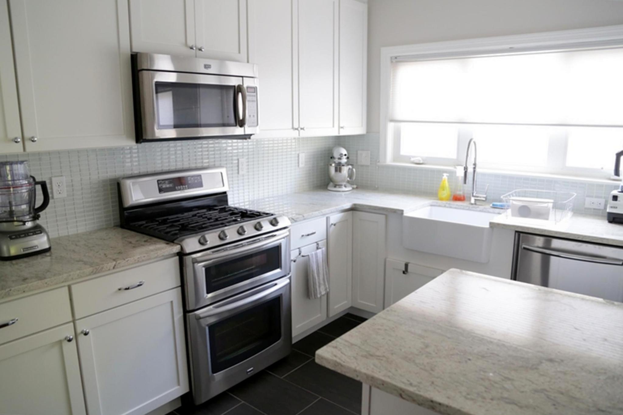 2.5 bed, 1 bath apartment for rent at 97 Boston Ave Unit 97, Davis Square — photo 2 of 11