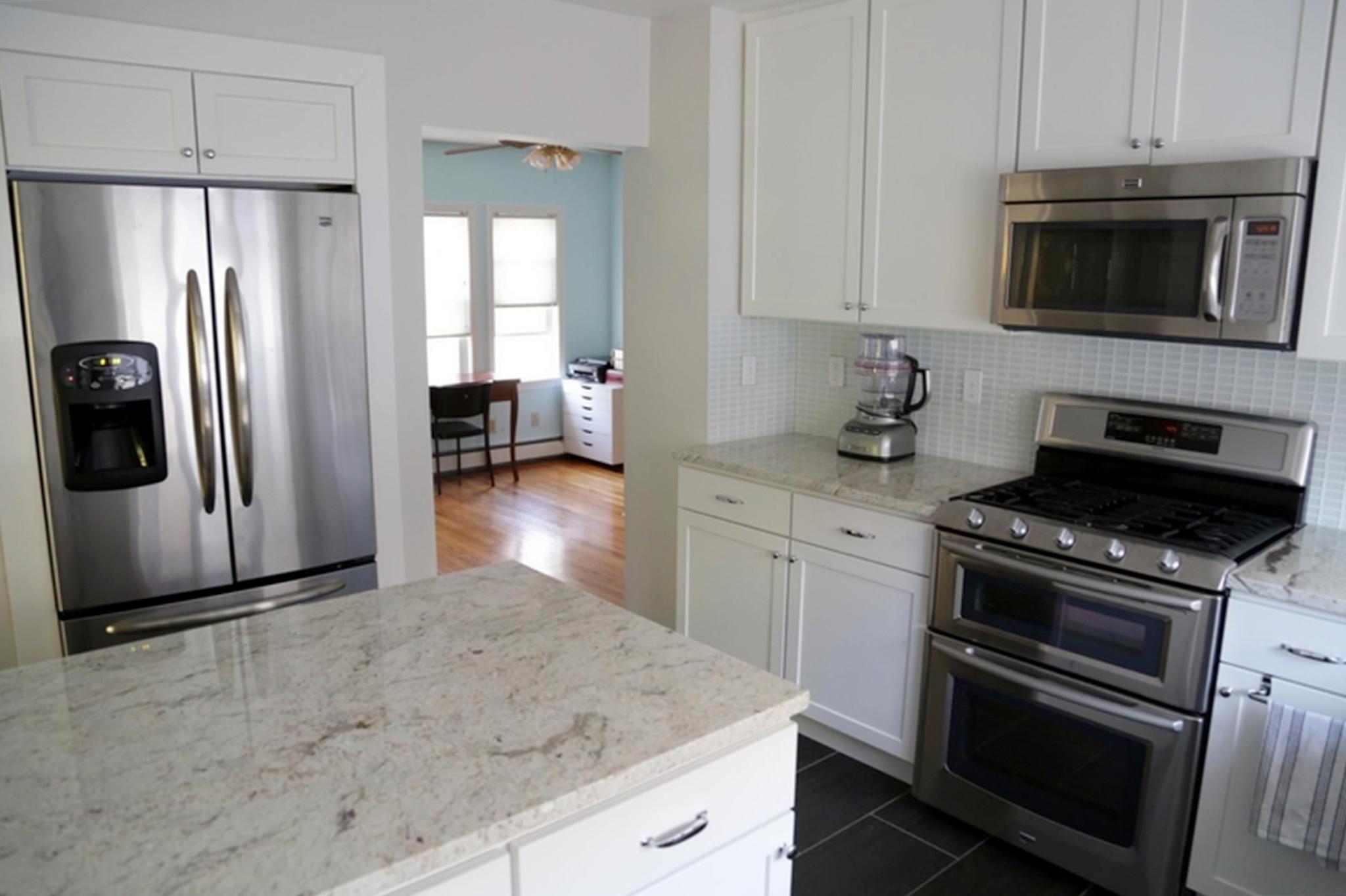 2.5 bed, 1 bath apartment for rent at 97 Boston Ave Unit 97, Davis Square — photo 3 of 11
