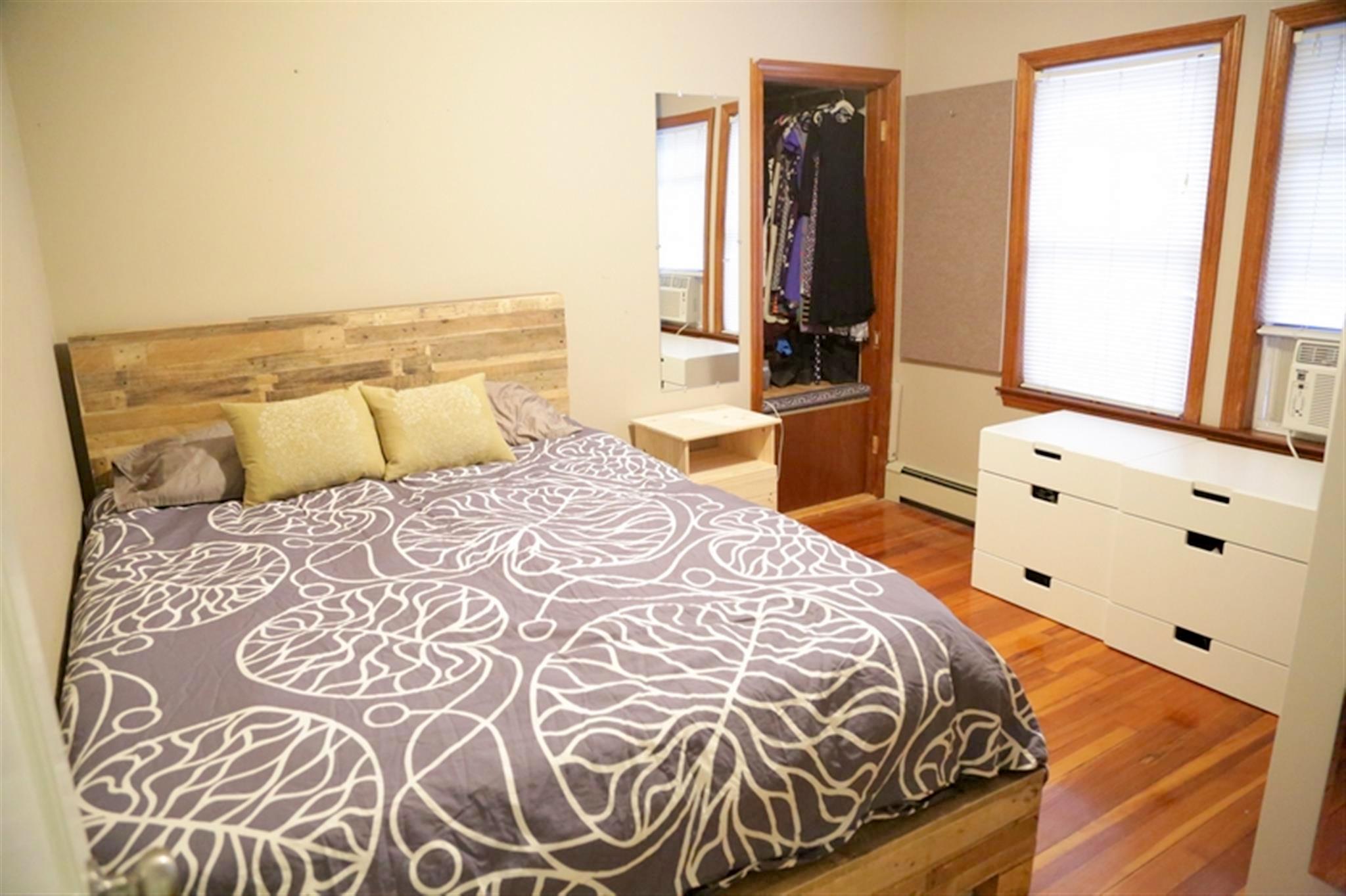 2.5 bed, 1 bath apartment for rent at 97 Boston Ave Unit 97, Davis Square — photo 7 of 11