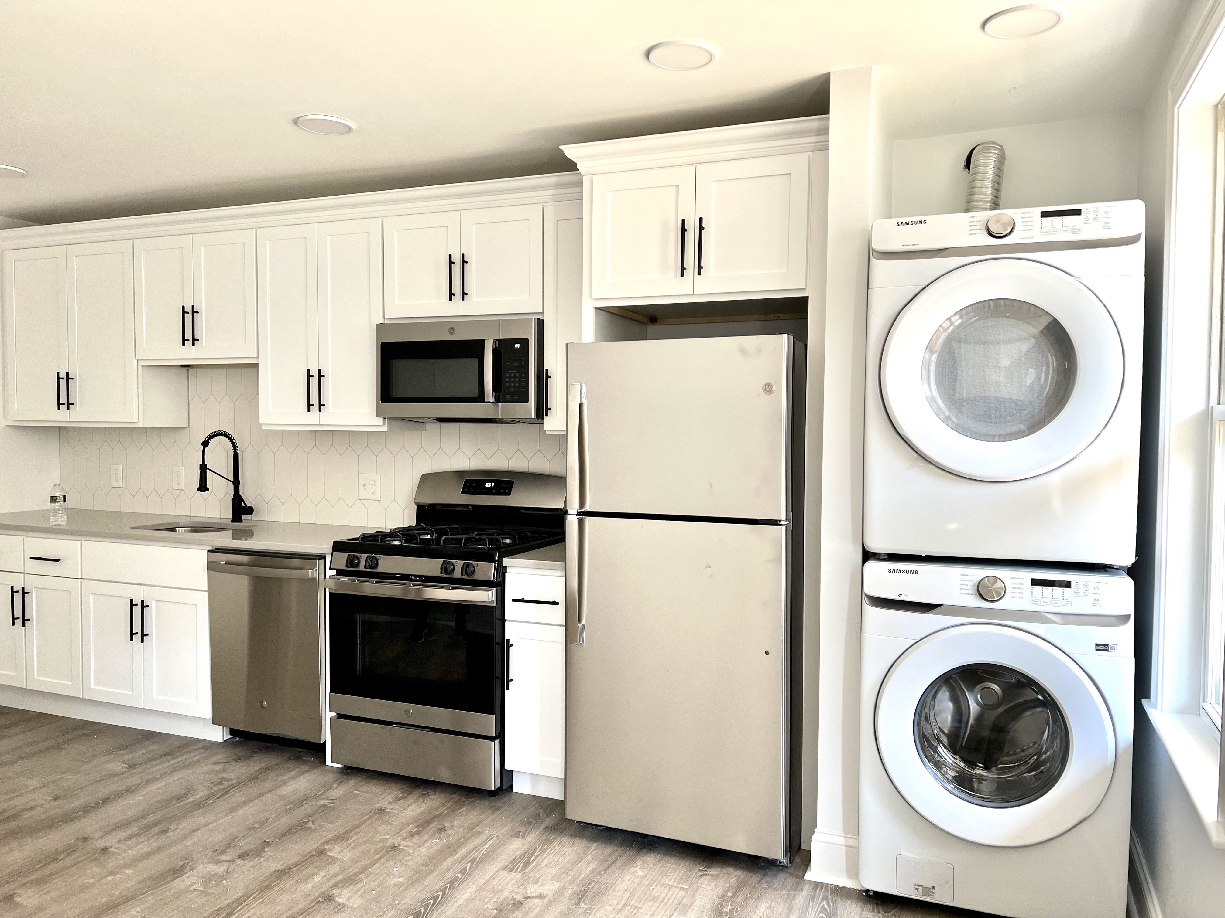 3 bed, 1 bath apartment for rent at 233 Bennington St Unit 3, East Boston — photo 1 of 5