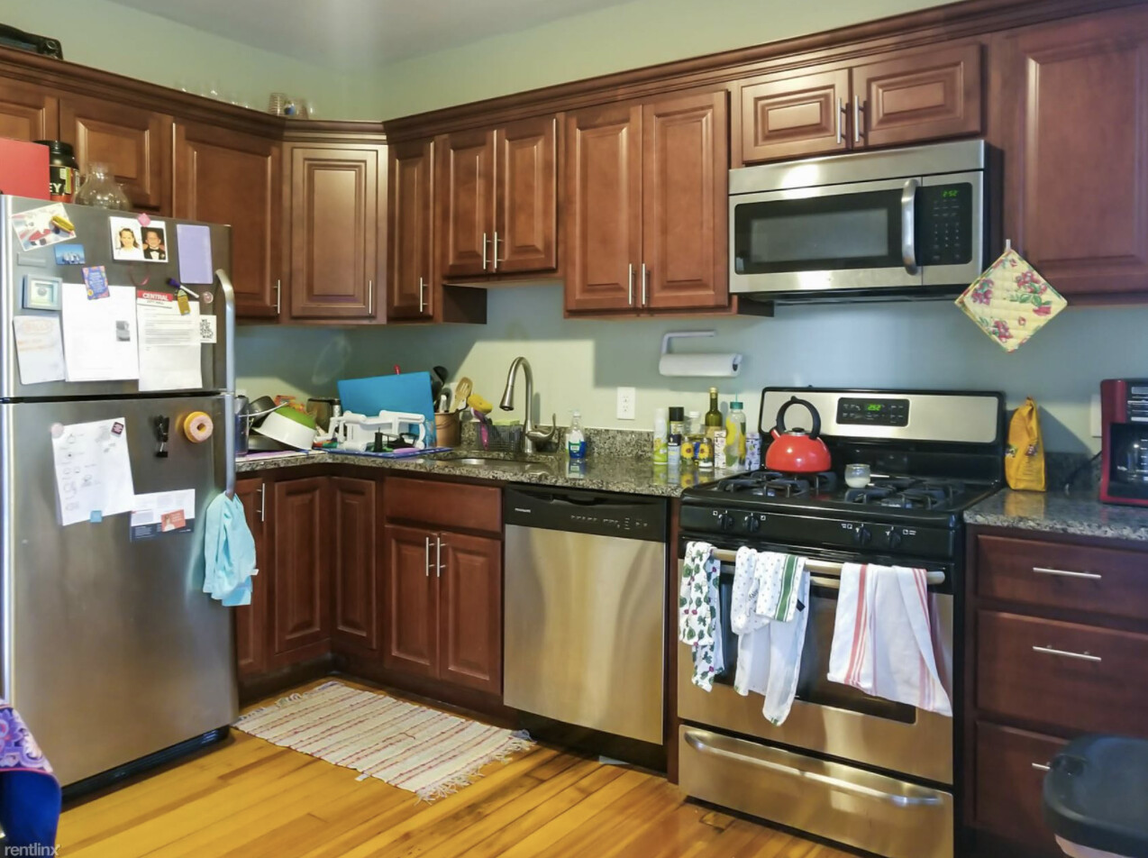 3 bed, 1 bath apartment for rent at 2 Wyman Pl Unit 11, Jamaica Plain — photo 5 of 21
