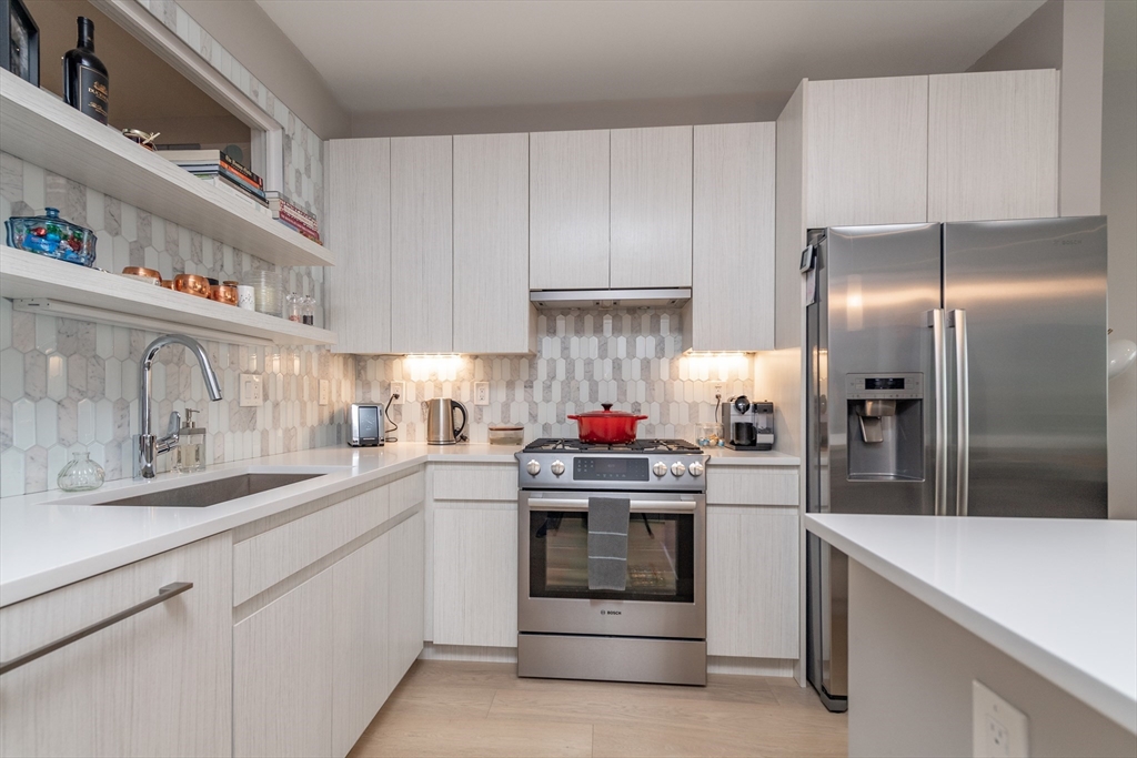 45 W 3rd St, South Boston