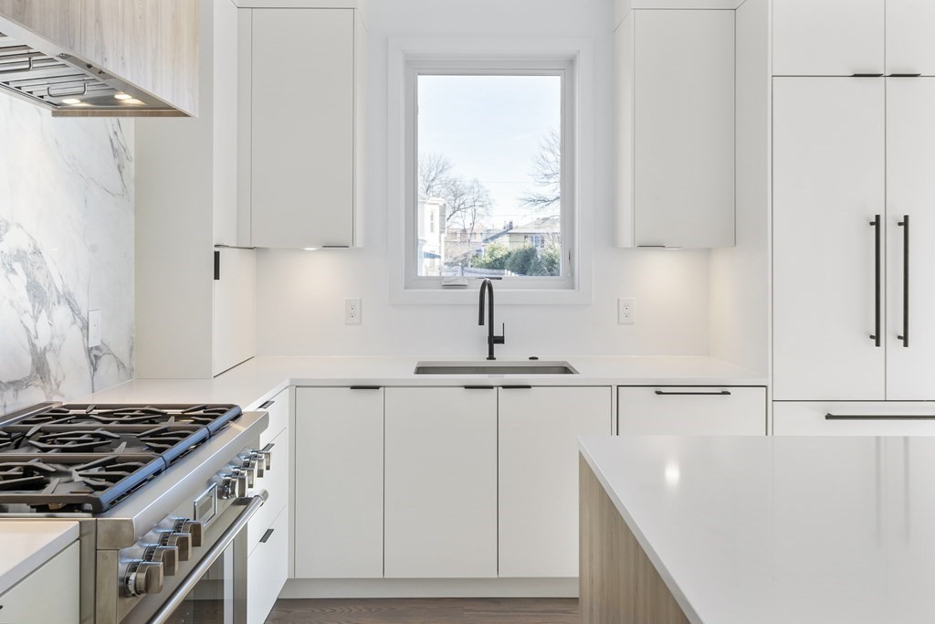 70 Walker St, Newtonville