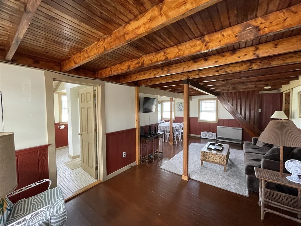 28 Brighton St, Green Harbor