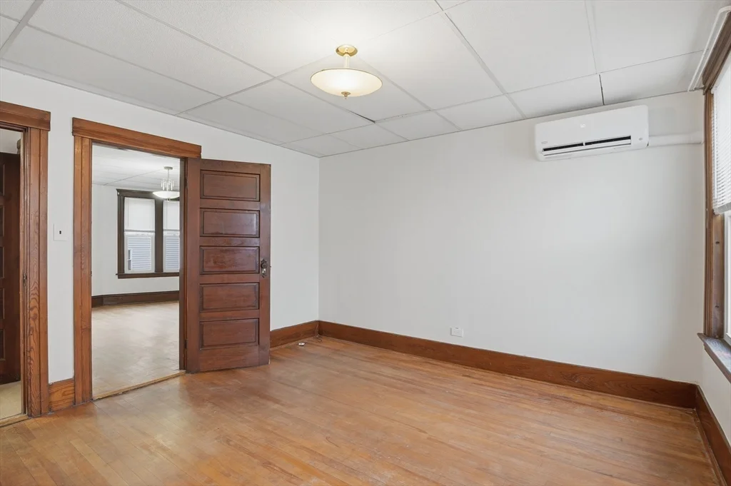 34 King Philip Rd, Worcester