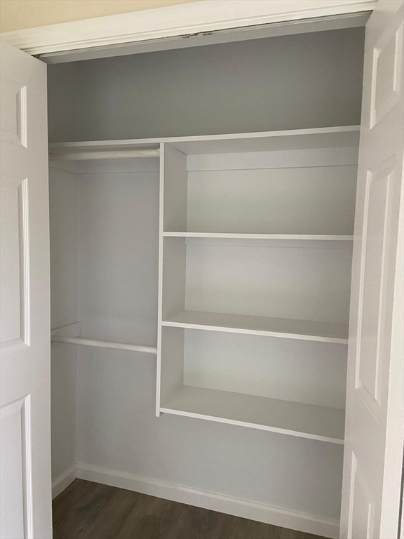 5 Eagle Dr, Shrewsbury