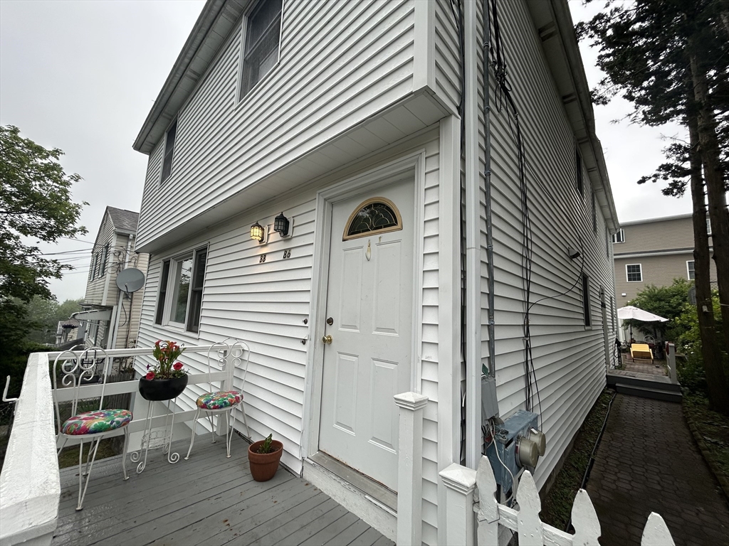 88 Sylvia St, Arlington