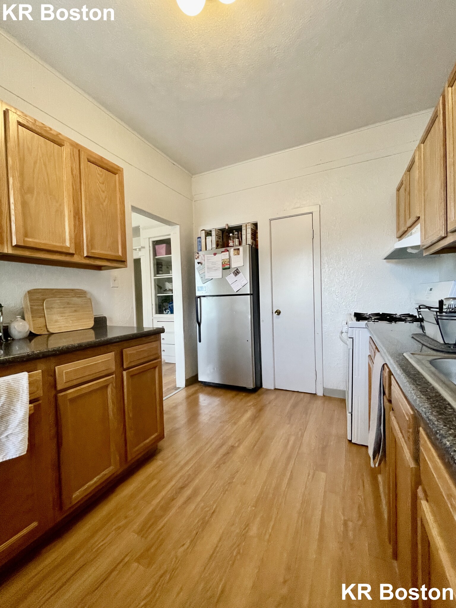 3 bed, 1 bath apartment for rent at 134 Englewood Ave Unit 3.., Brighton — photo 2 of 3