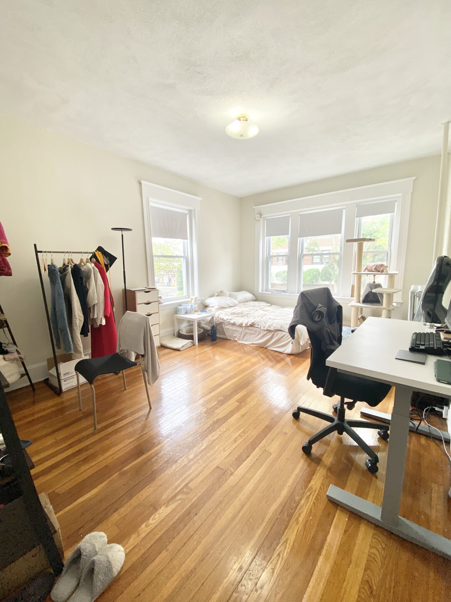 3 bed, 1 bath apartment for rent at 134 Englewood Ave Unit 3,, Brighton — photo 2 of 3