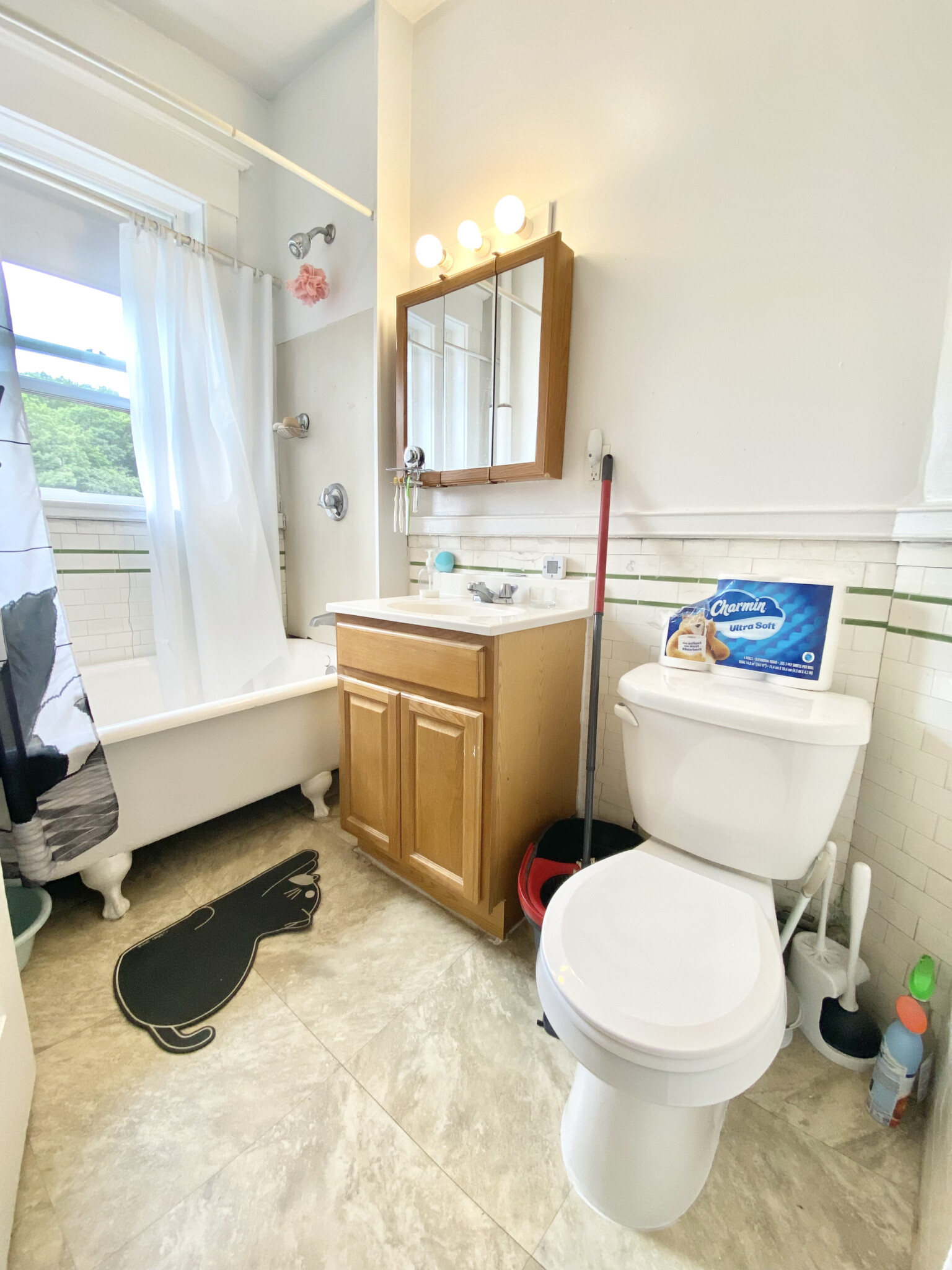 3 bed, 1 bath apartment for rent at 134 Englewood Ave Unit 3.,, Brighton — photo 3 of 3