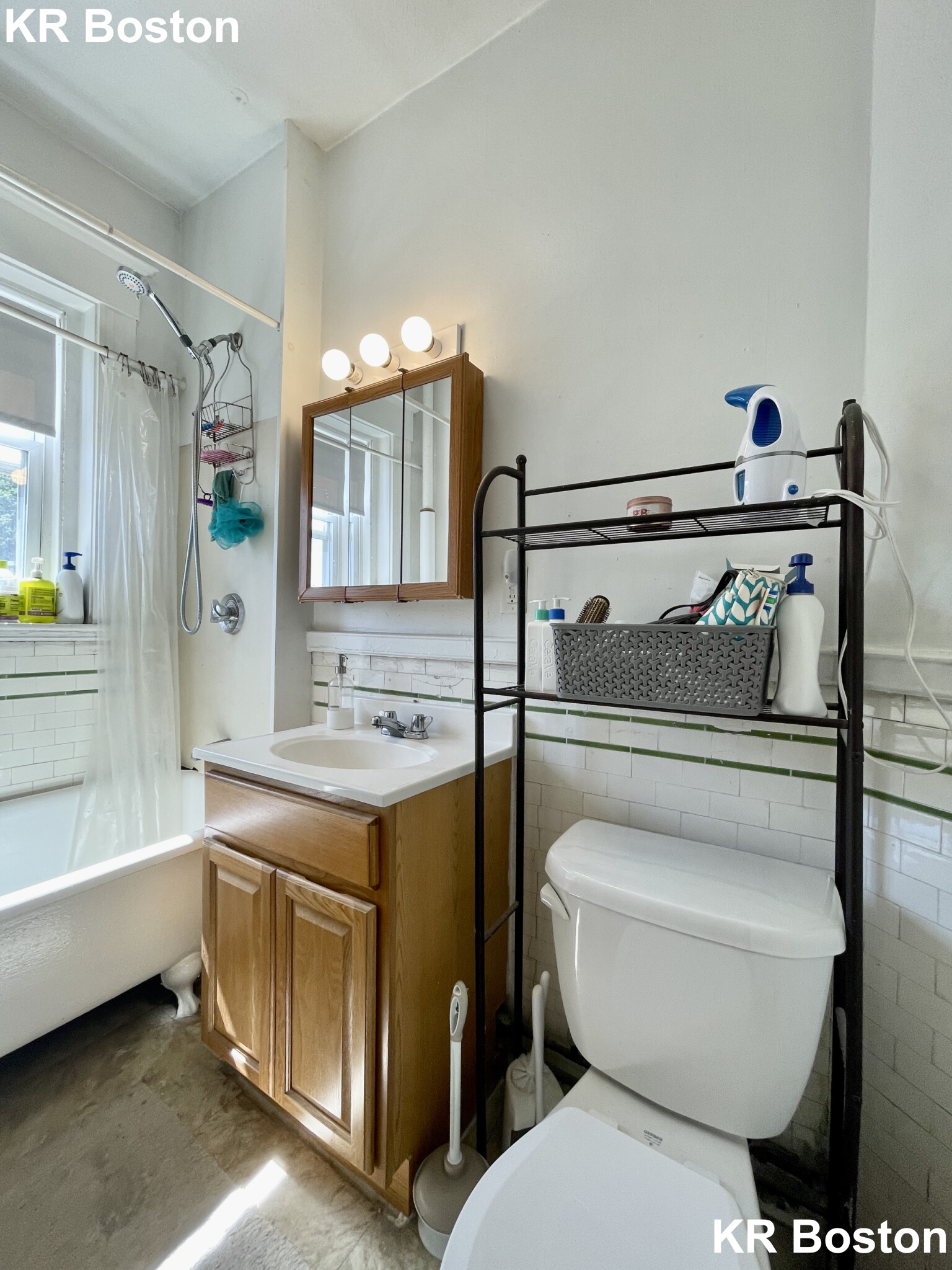 3 bed, 1 bath apartment for rent at 134 Englewood Ave Unit 3., Brighton — photo 4 of 4