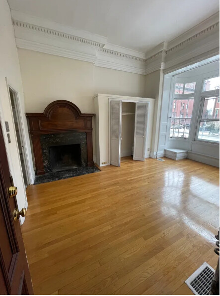 Studio bed, 1 bath apartment for rent at 134 Marlborough St Unit Br, Back Bay — photo 1 of 3