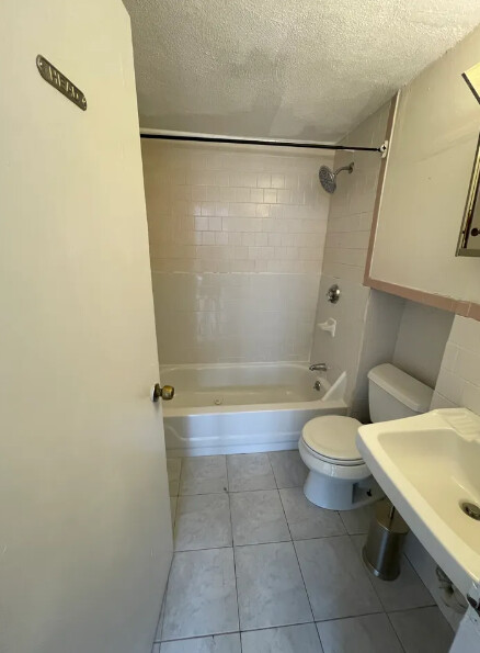 Studio bed, 1 bath apartment for rent at 134 Marlborough St Unit Br, Back Bay — photo 3 of 3