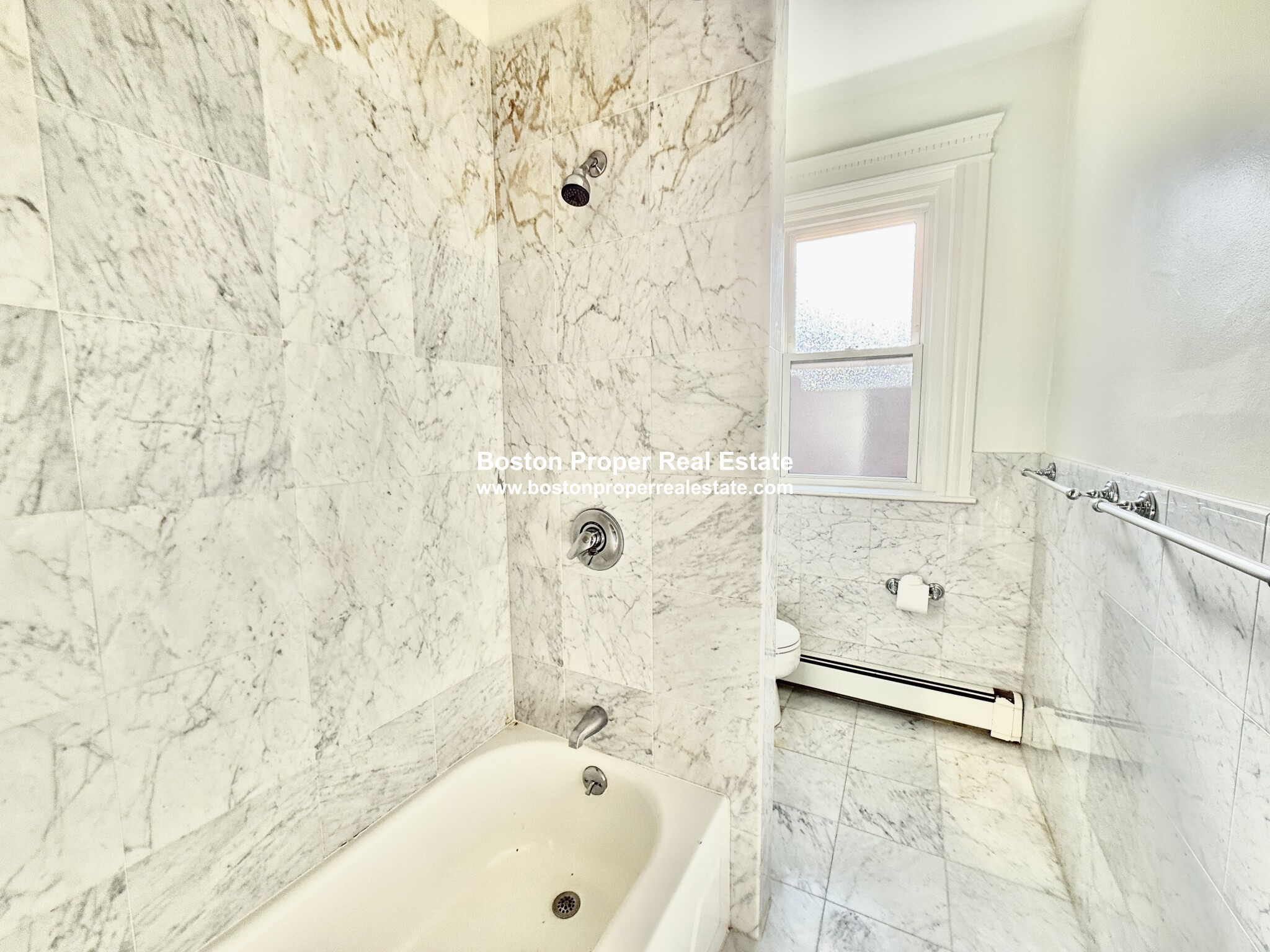 134 Pleasant St, North Brookline