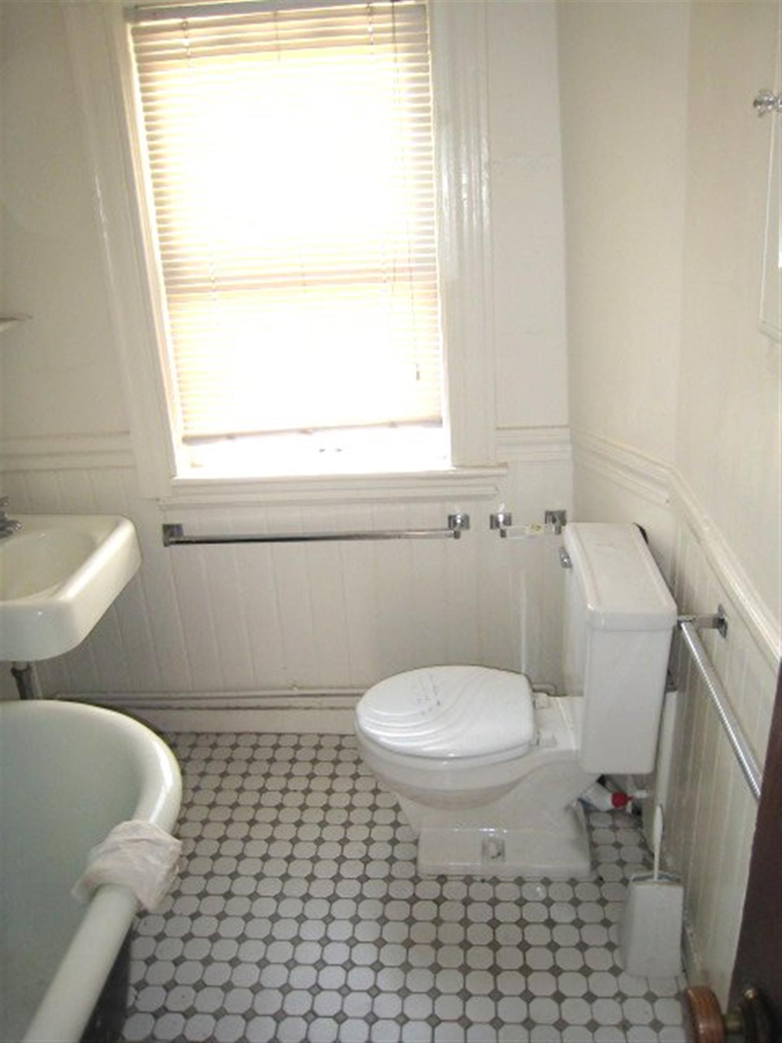 3 bed, 1 bath apartment for rent at 35 Ibbetson St Unit 2, Porter Square — photo 6 of 8