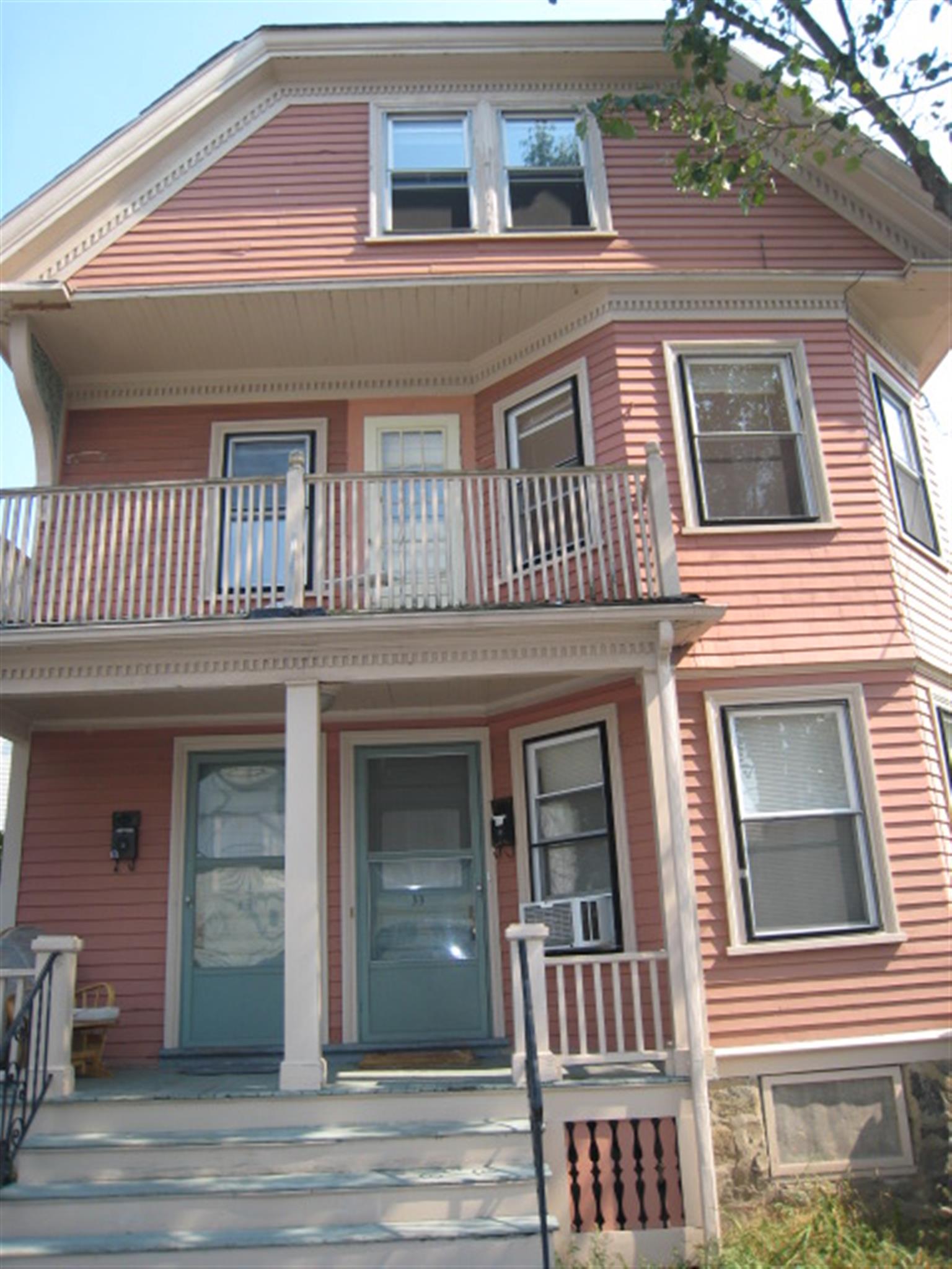 3 bed, 1 bath apartment for rent at 35 Ibbetson St Unit 2, Porter Square — photo 8 of 8