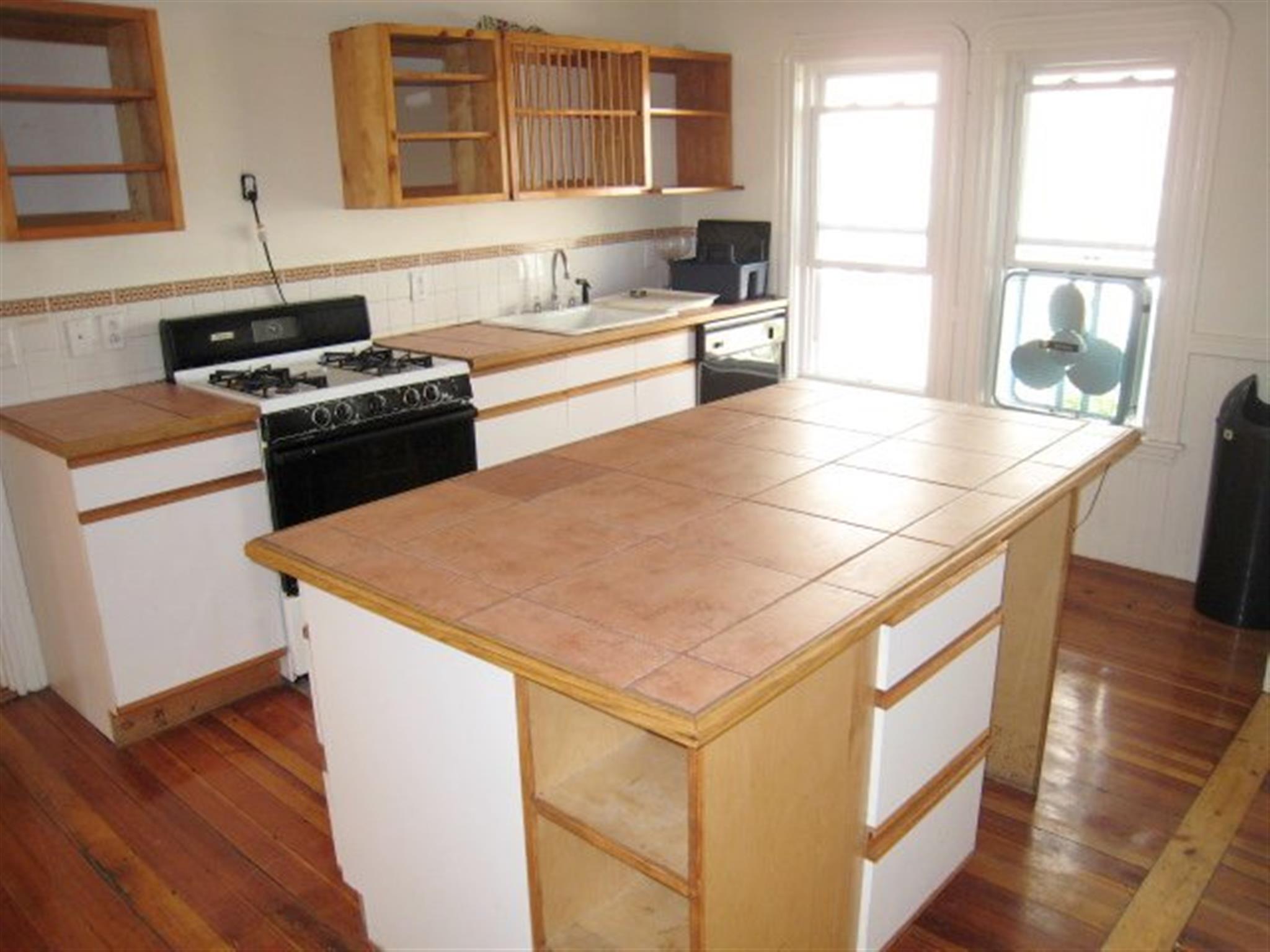 3 bed, 1 bath apartment for rent at 35 Ibbetson St Unit 2, Porter Square