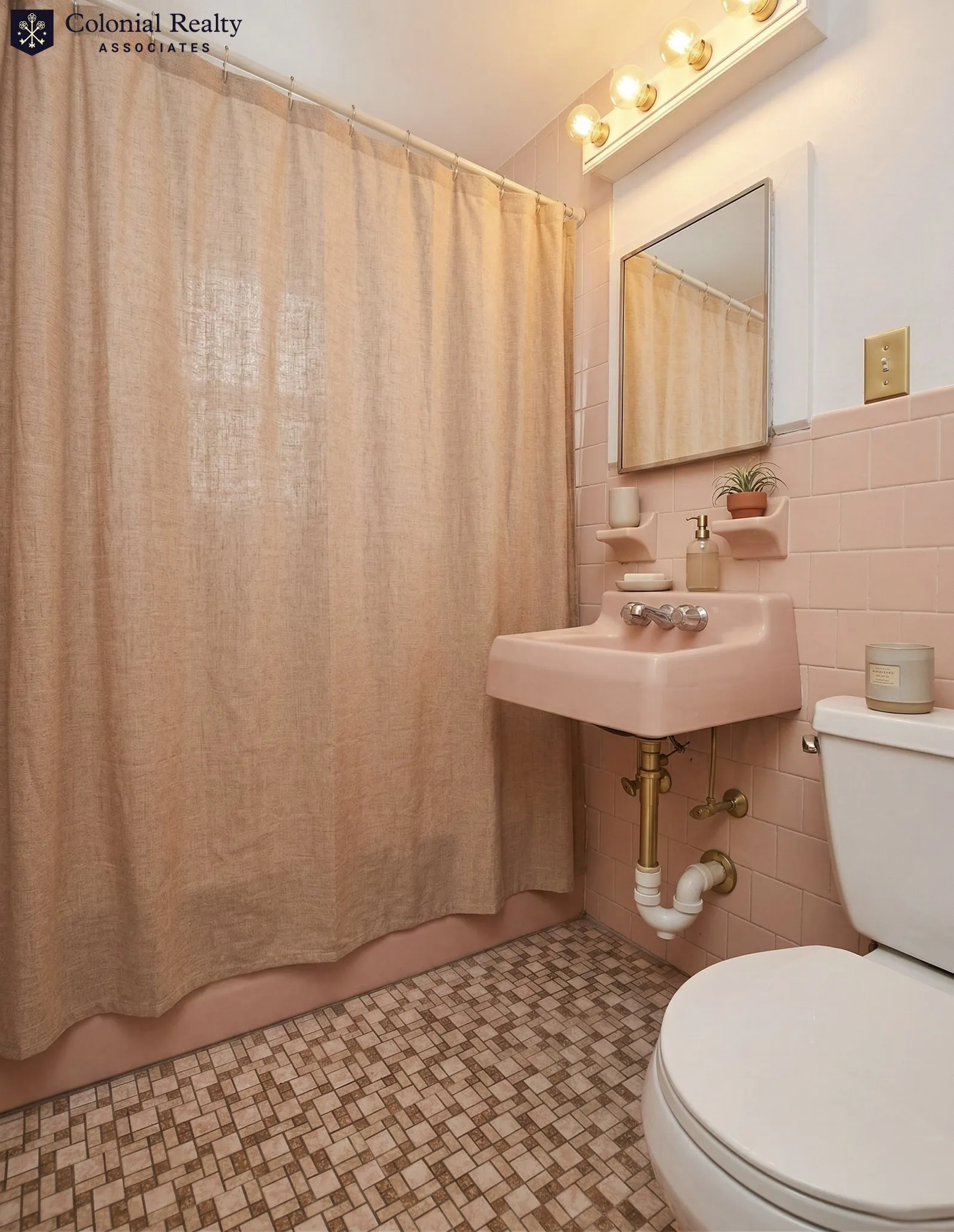 505 Washington St, Brighton