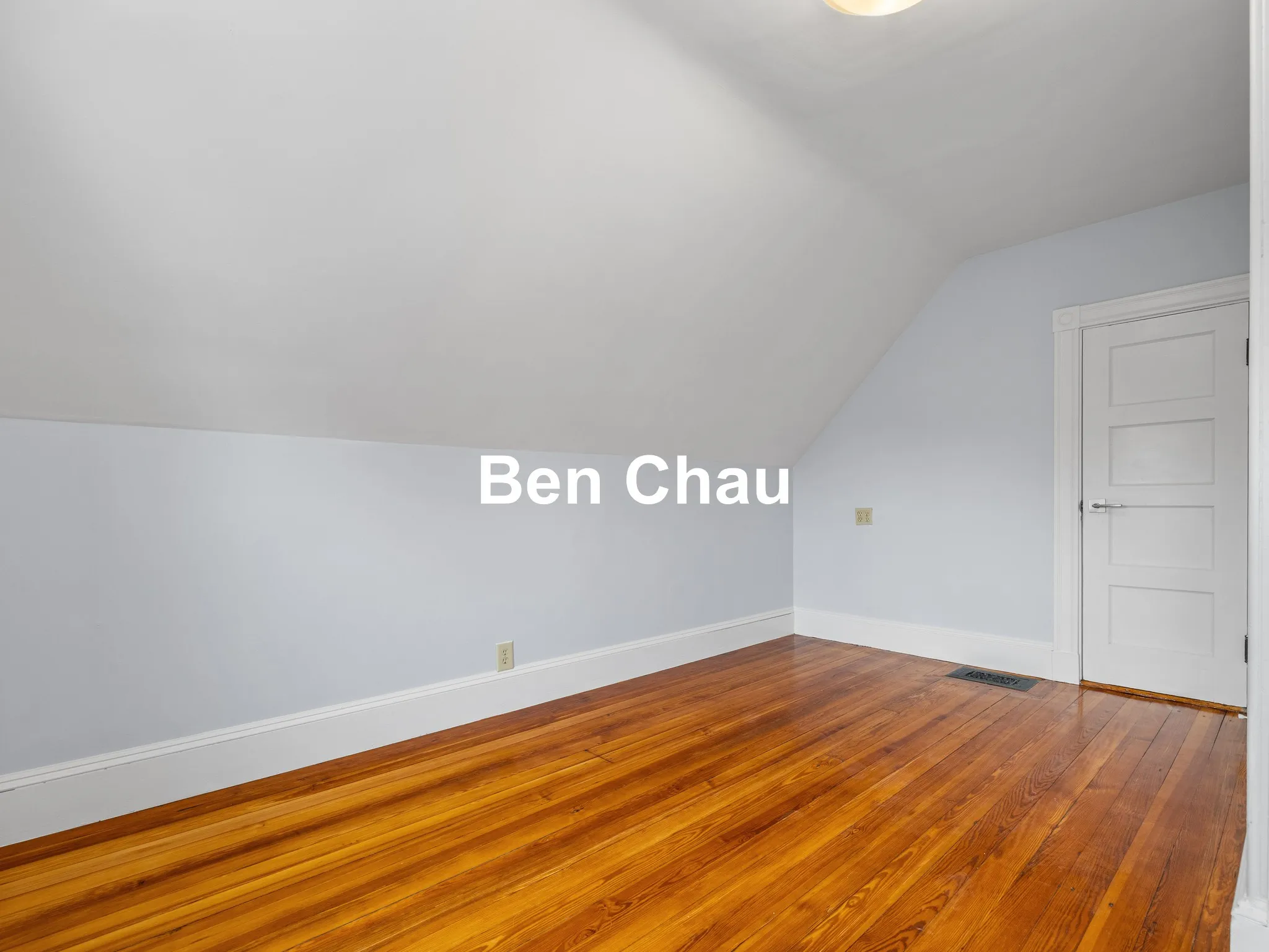 57 Hawthorne St, Davis Square