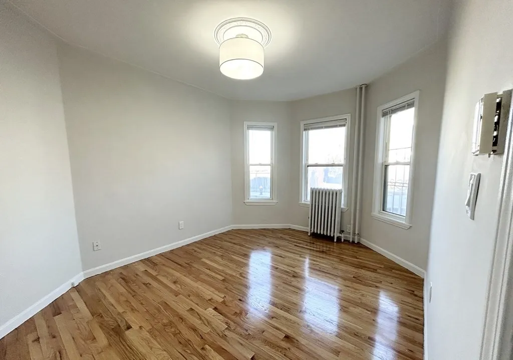 151 East Cottage, Boston