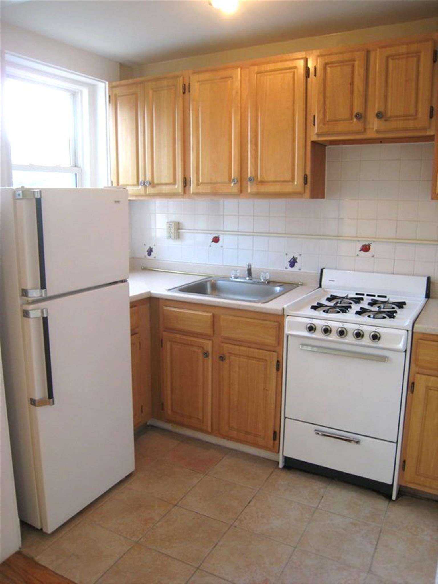 1.5 bed, 1 bath apartment for rent at 6 Craigie Cir Unit 42A, Harvard Square — photo 5 of 10