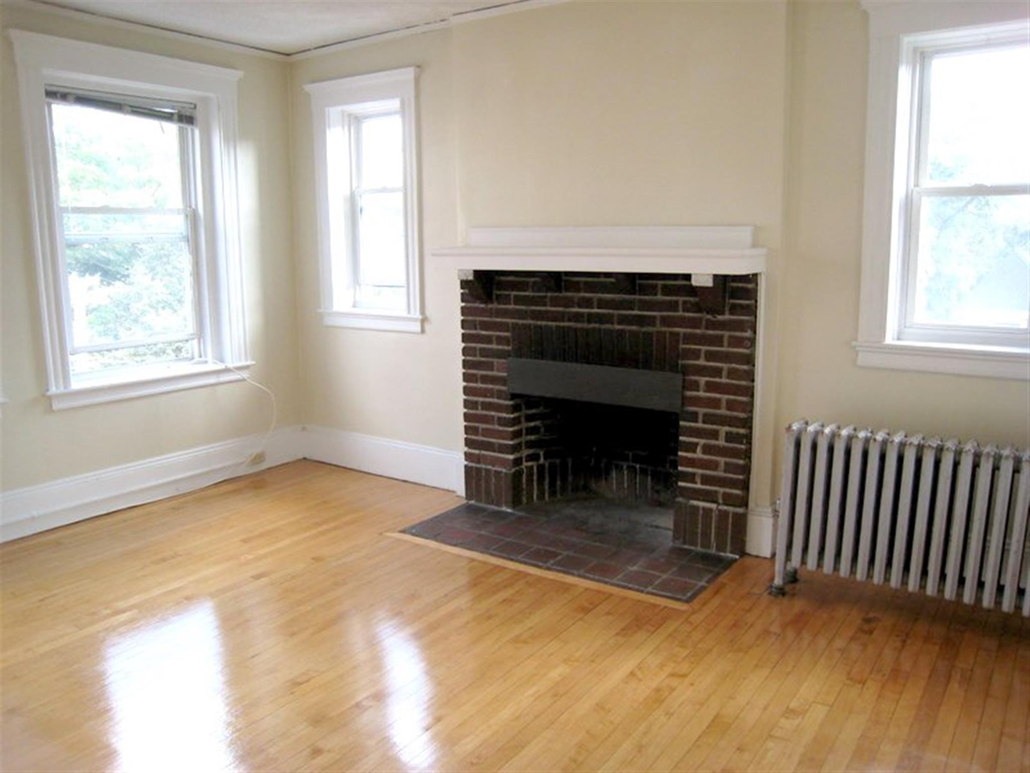 1.5 bed, 1 bath apartment for rent at 6 Craigie Cir Unit 42A, Harvard Square — photo 1 of 10