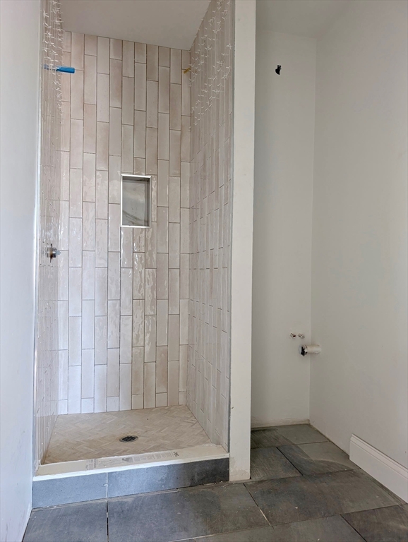 36 Regent St, Roxbury