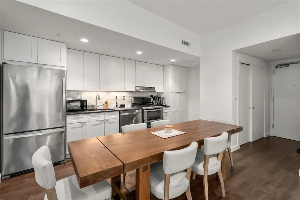 126 Salem, North End