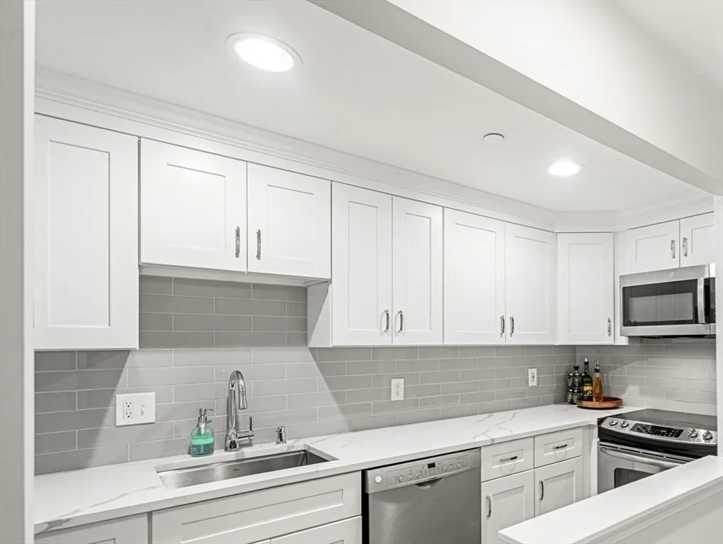 2 Clarendon St, South End