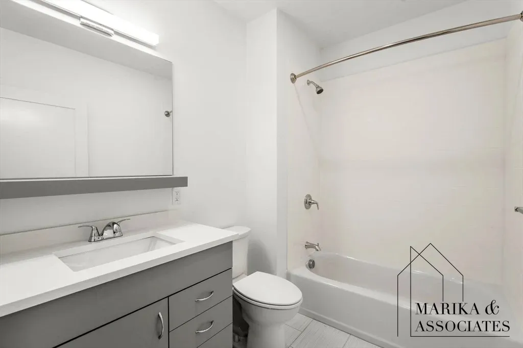 40 Centre St, North Brookline