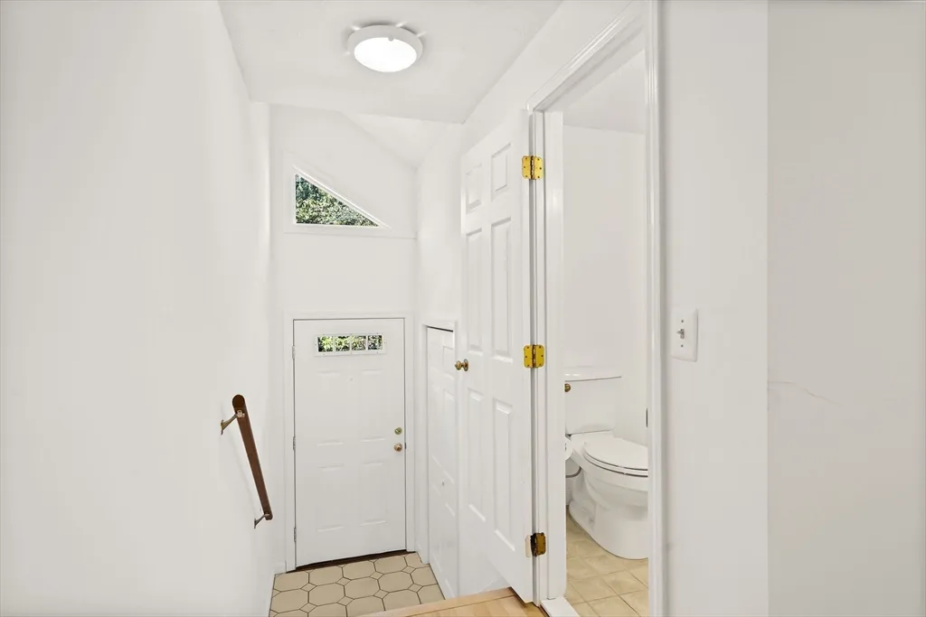 849 Boston Post Rd, E, Marlborough