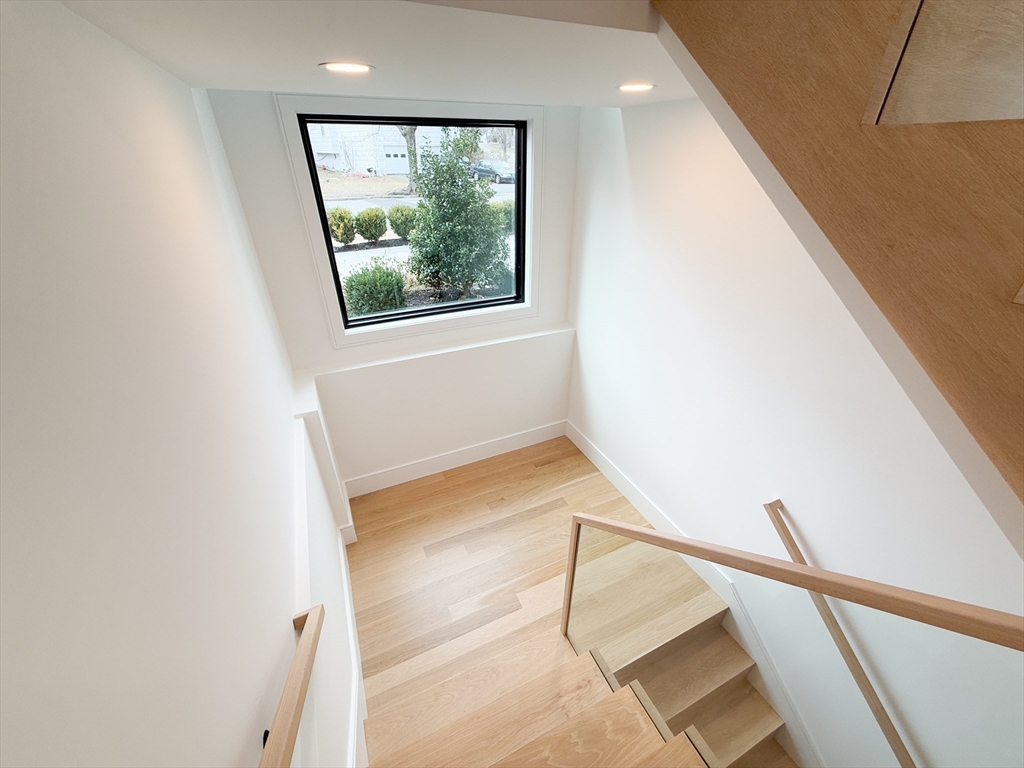 71 Harwich Rd, Chestnut Hill