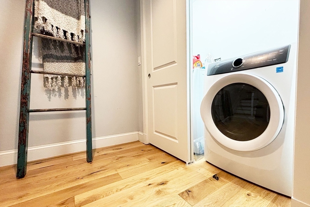 335 Maverick St, East Boston