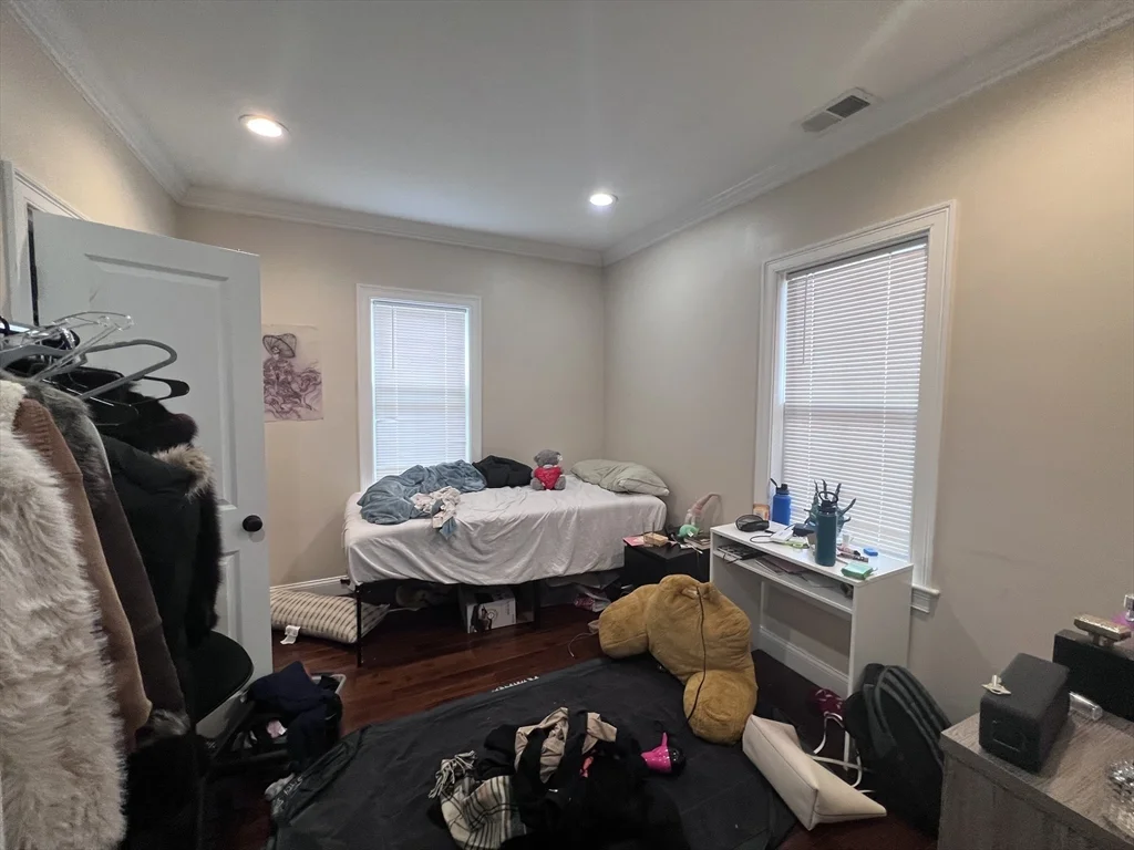 140 Marcella St, Mission Hill