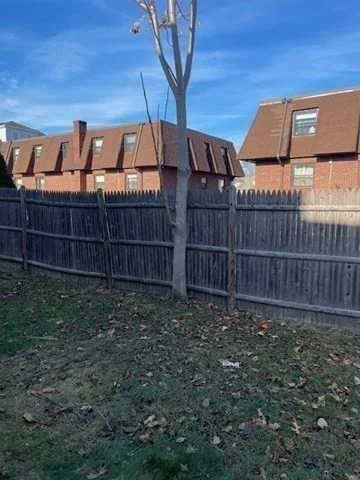 152 S Walnut, Quincy